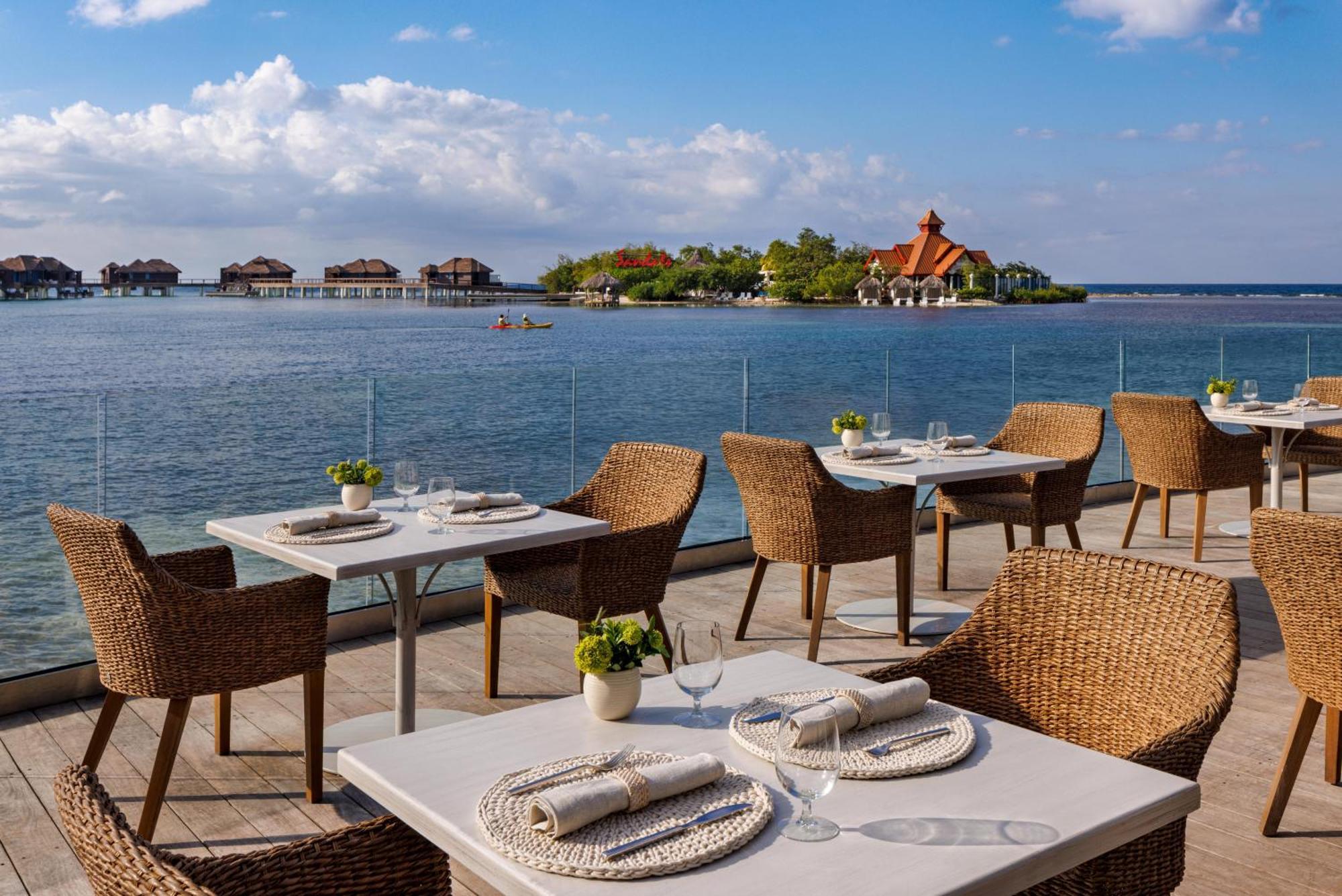 Sandals Royal Caribbean All Inclusive Resort & Private Island - Couples Only มอนเทโกเบย์ ภายนอก รูปภาพ
