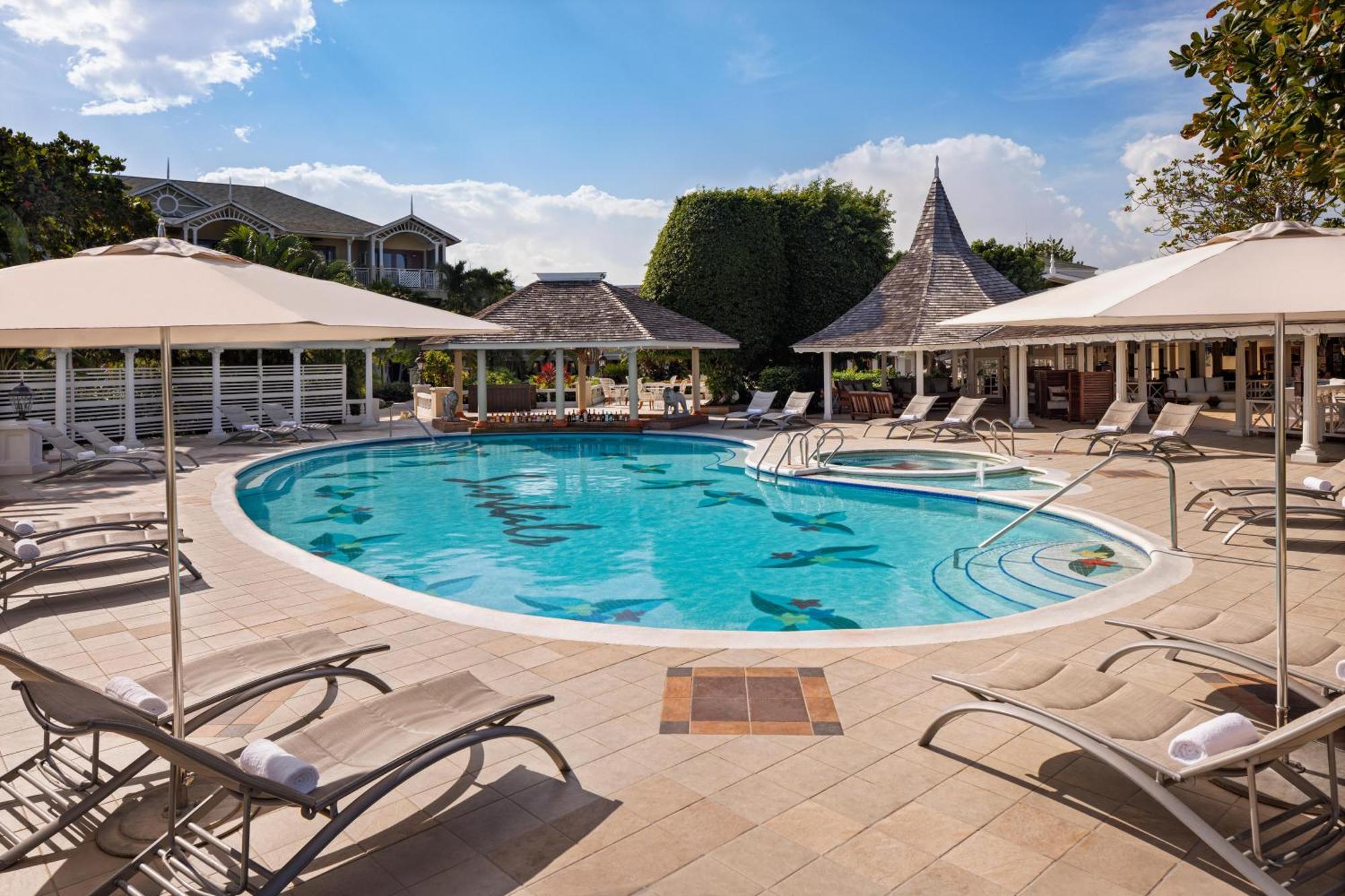 Sandals Royal Caribbean All Inclusive Resort & Private Island - Couples Only มอนเทโกเบย์ ภายนอก รูปภาพ